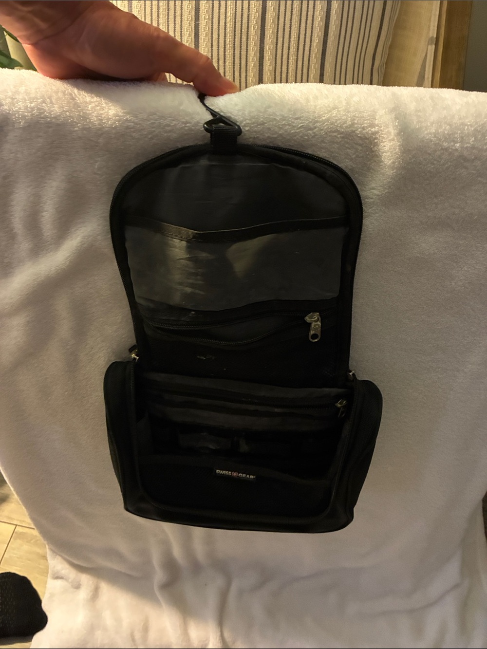 Travel Hanging Toiletry Bag for Men - Black Swiss army